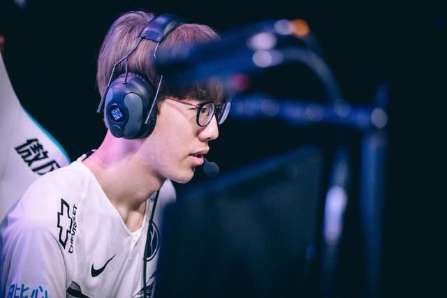 FaZe和Complexity继续在败者组中前进， pain 和 Imperial 退出IEM Rio